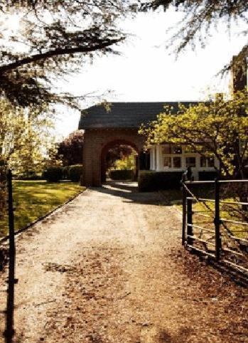 Petersons Armidale Winery And Guesthouse Экстерьер фото