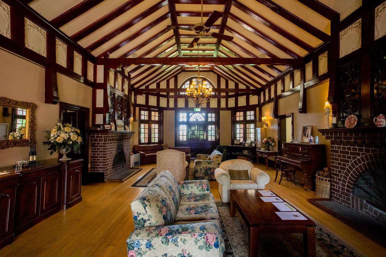 Petersons Armidale Winery And Guesthouse Экстерьер фото